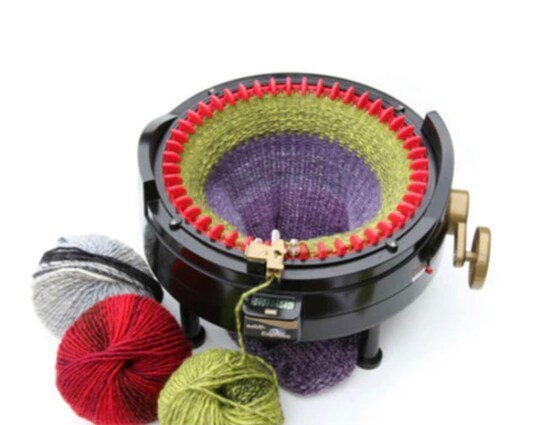 Get started with a circular knitting machine!